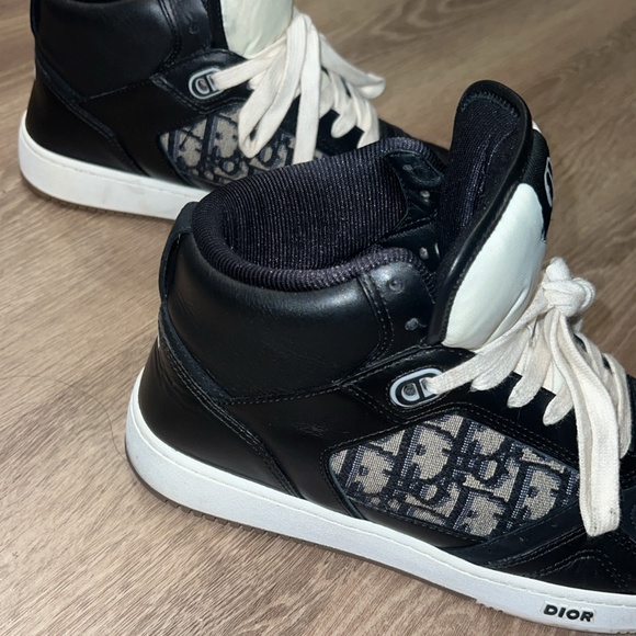 Christian Dior shoes - Picture 1 of 5